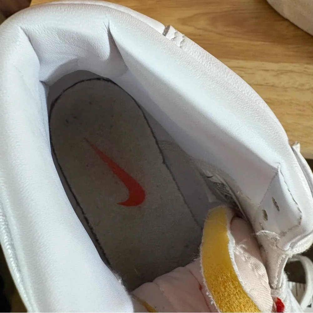 Nike White Blazer Mid 77‎ Sneakers Size 7